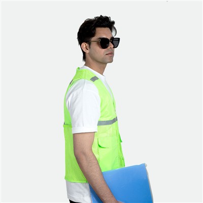 การใช้เสื้อสะท้อนแสง